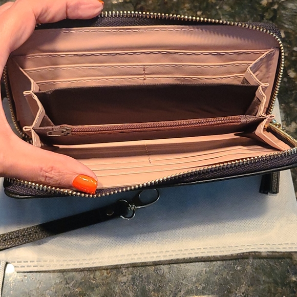 Leather Wallet/Wristlet - Picture 2 of 3